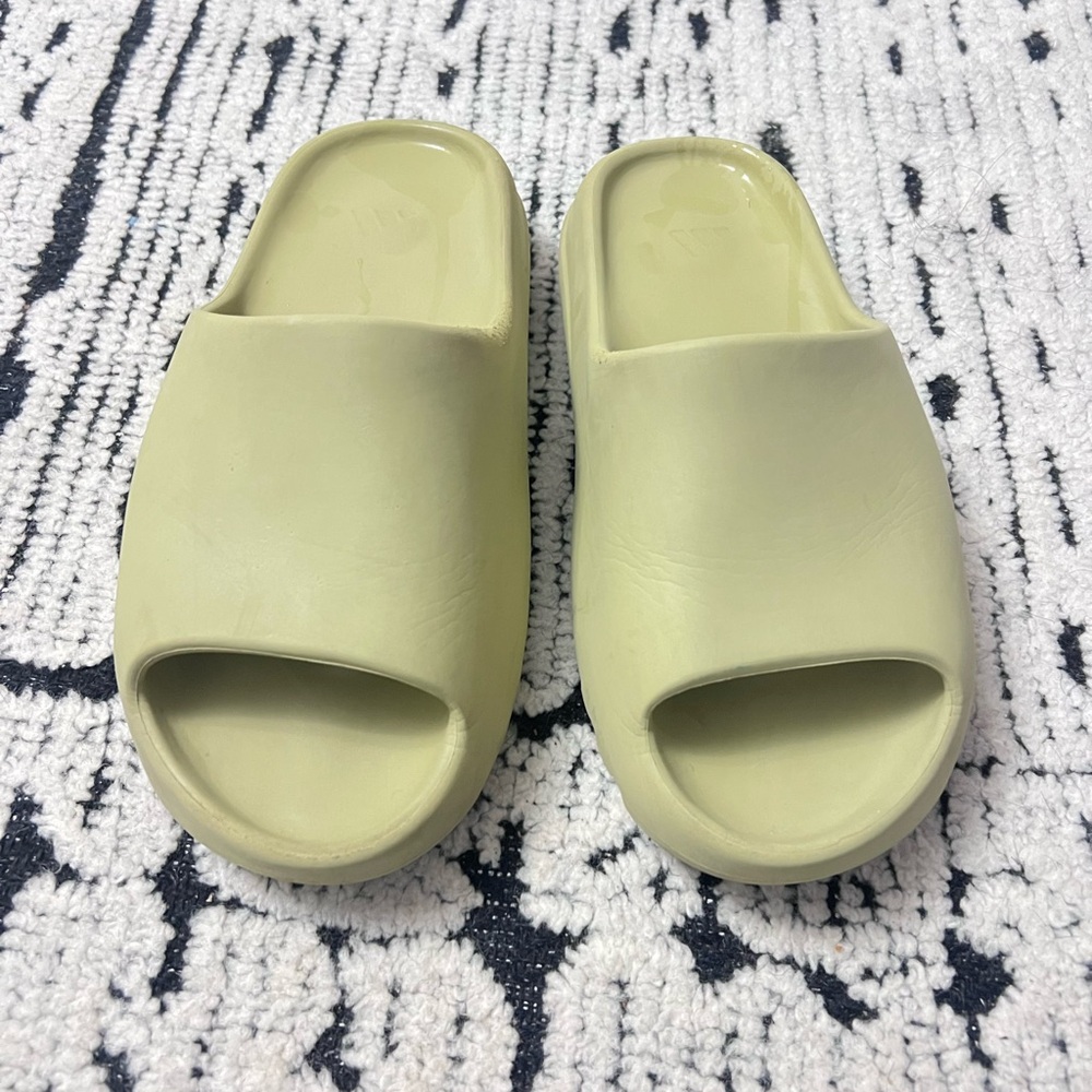 Yeezy Slides
